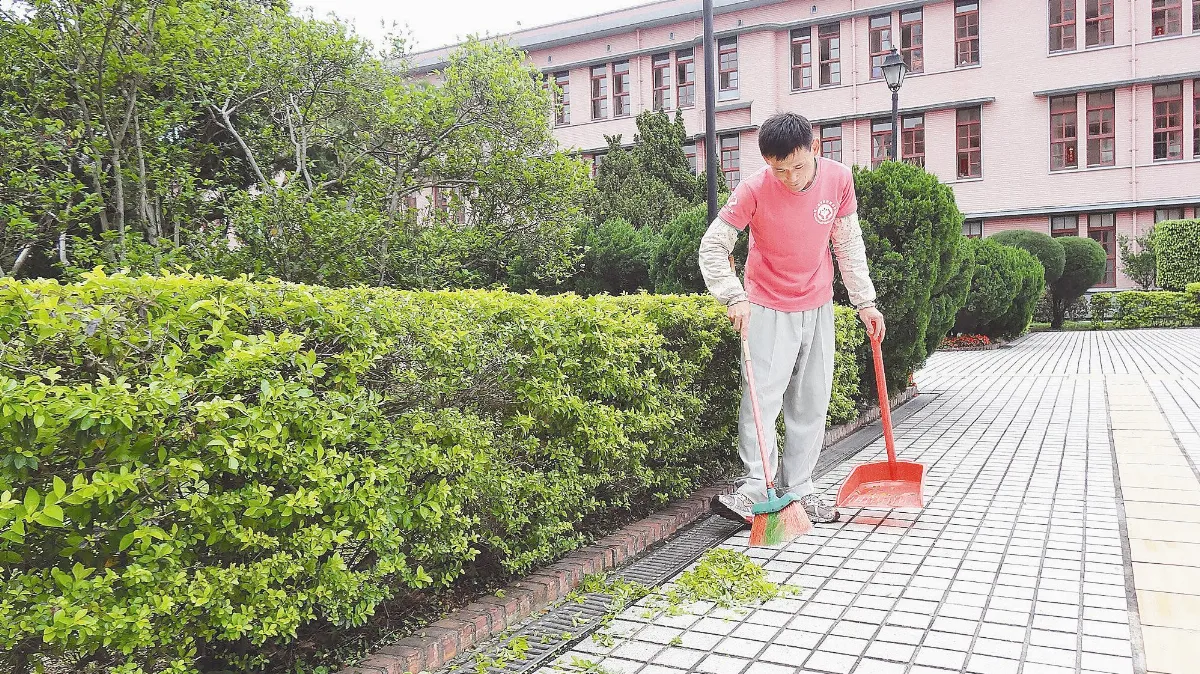 用愛守護的天使 有工作，真棒！