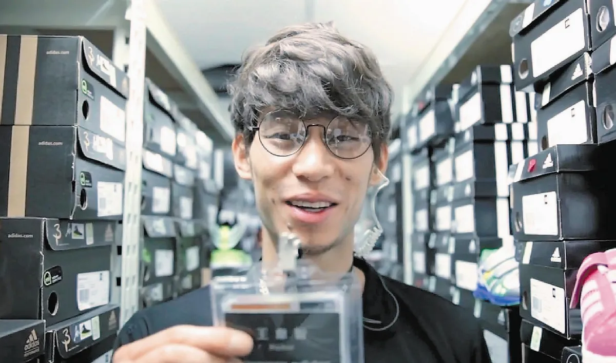 豪幽默 易容打工賣球鞋