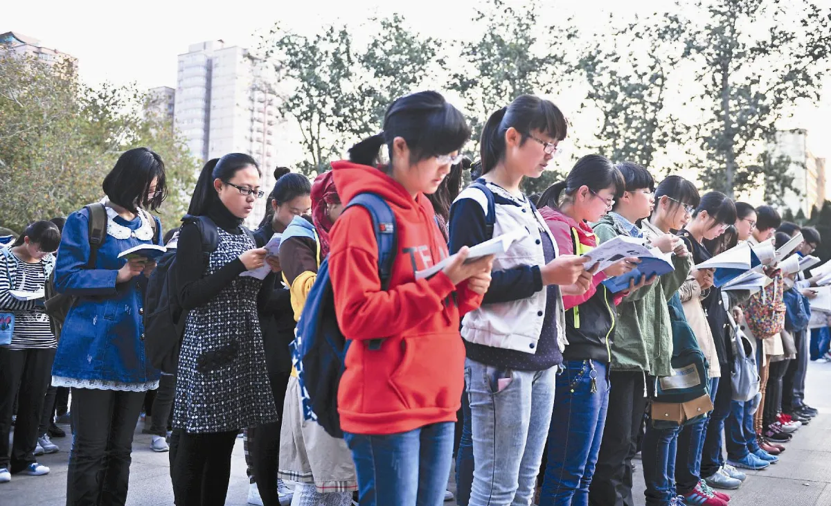 逾千大學生 晨讀不遲到