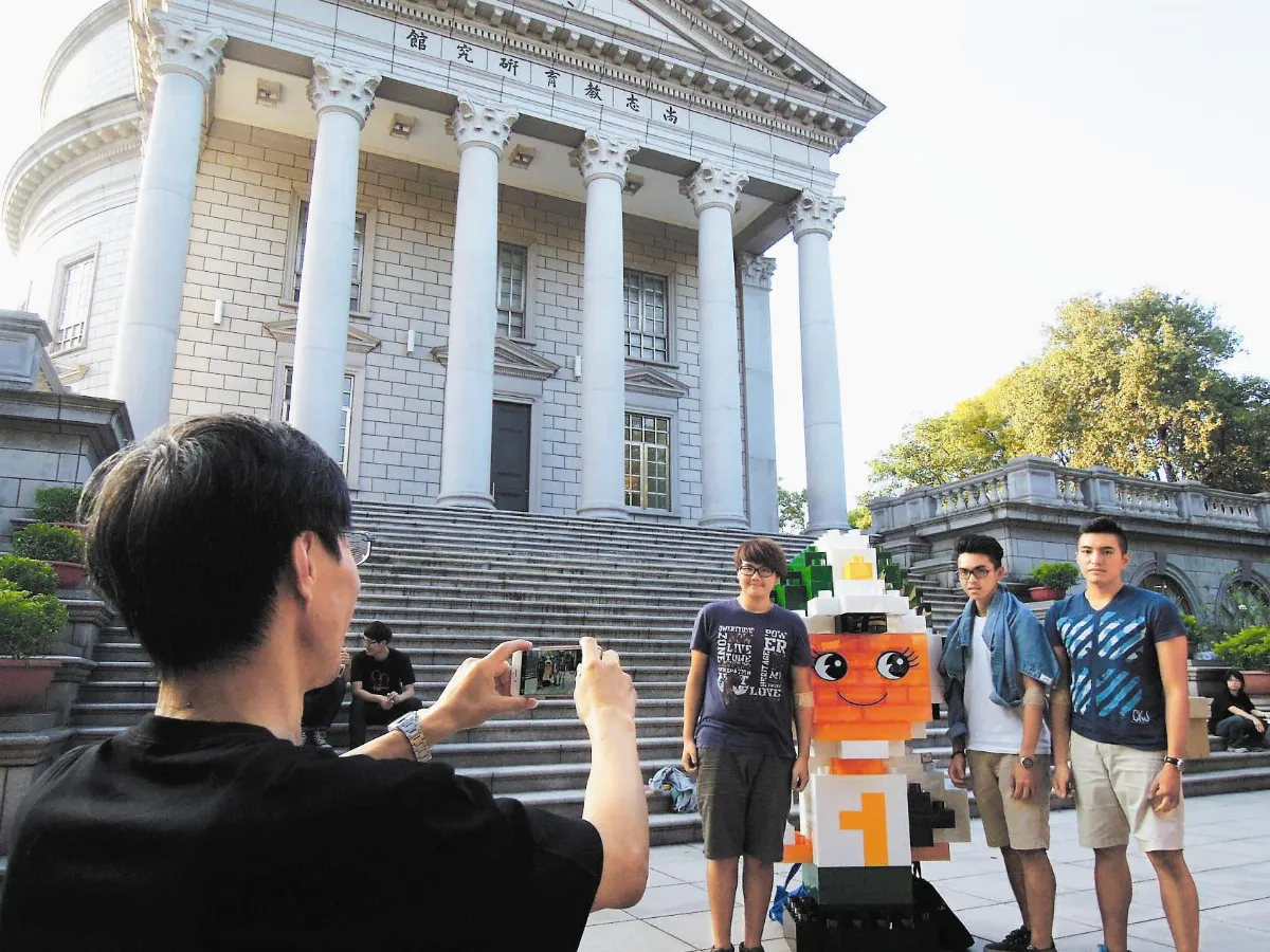 花半年打造 世界最大 大同大學寶寶積木 校慶見客