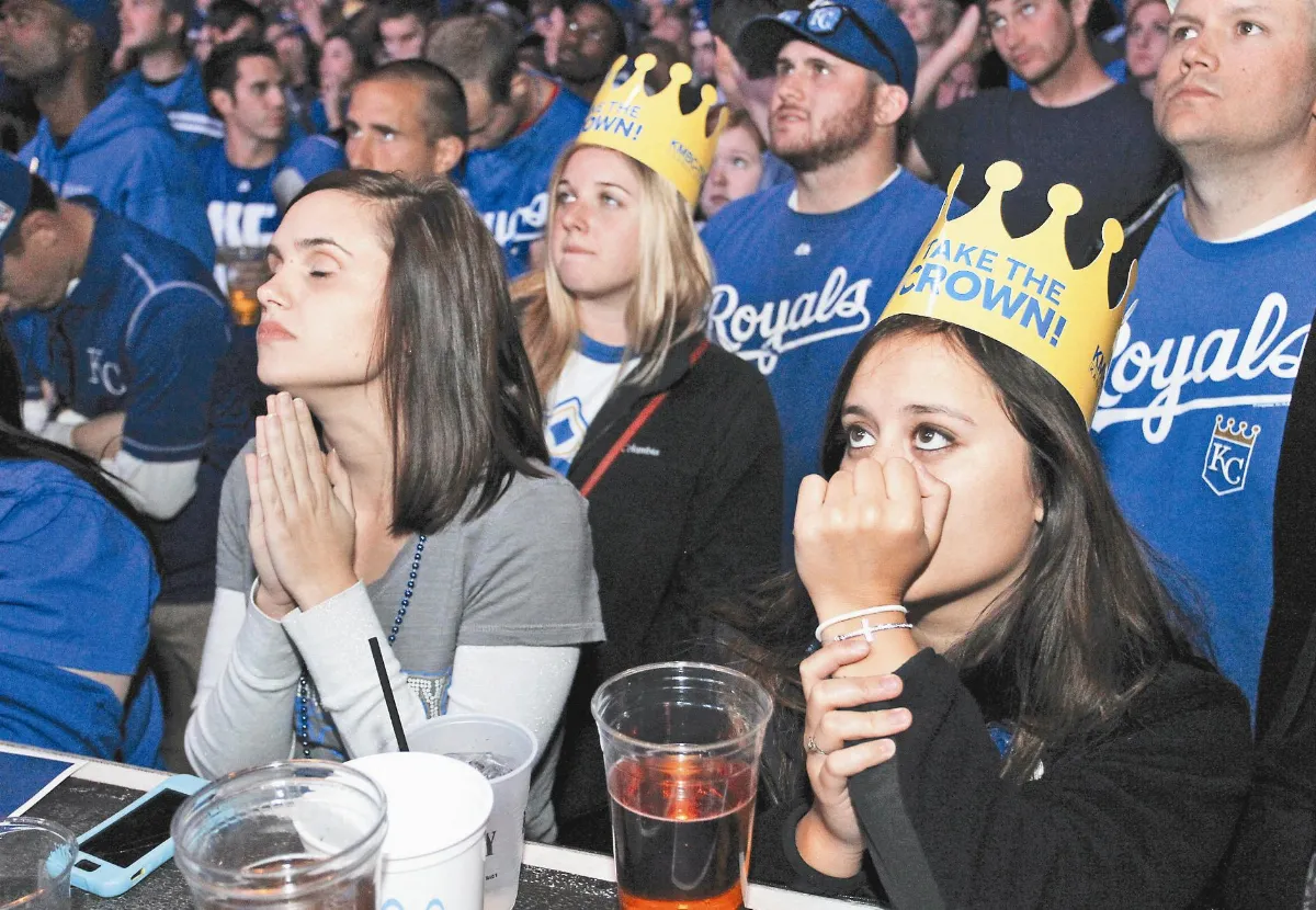 翻轉主場魔咒 巨人笑擁金杯