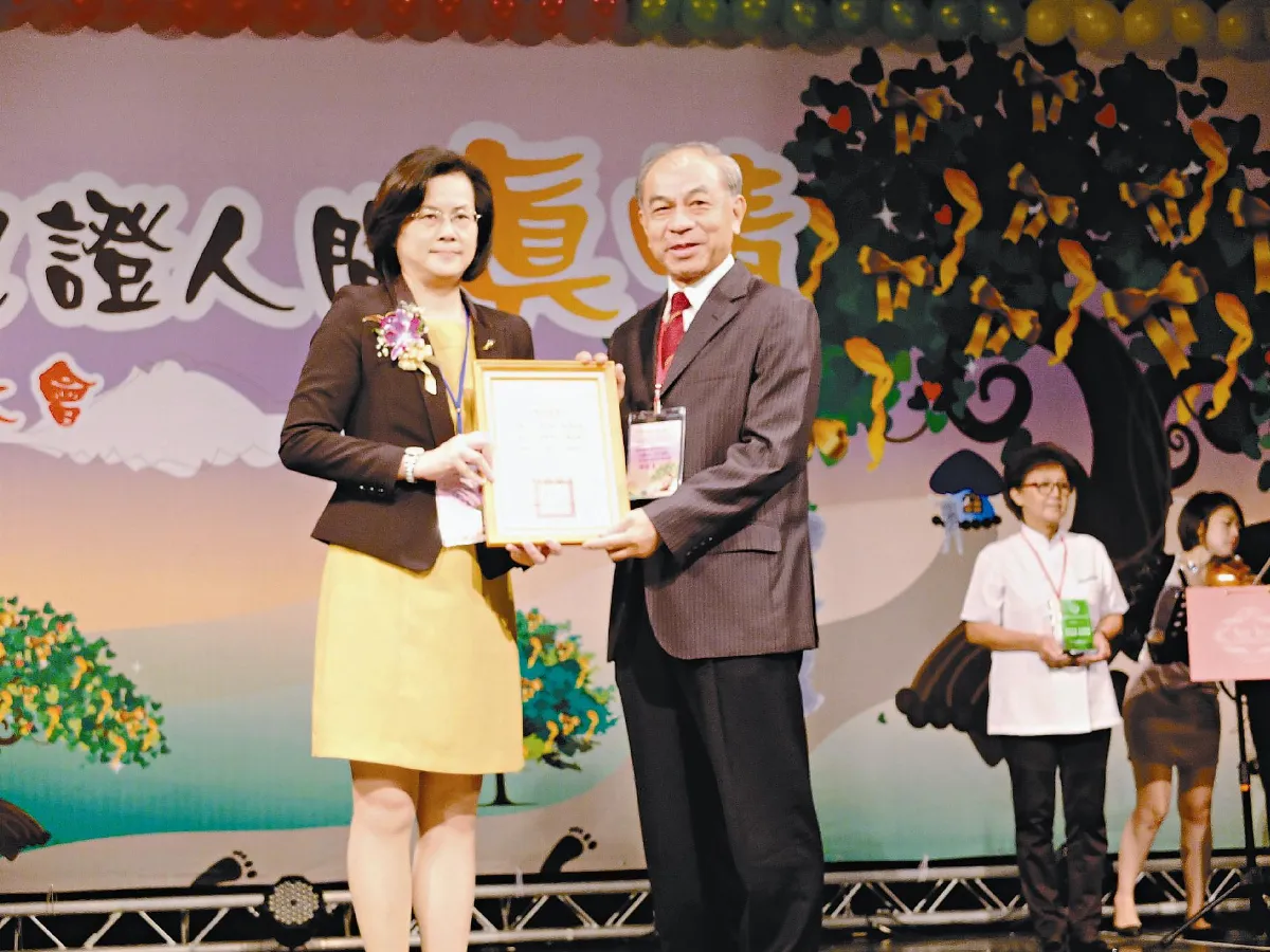 人間福報 長期贈報監所 感化收容人有成