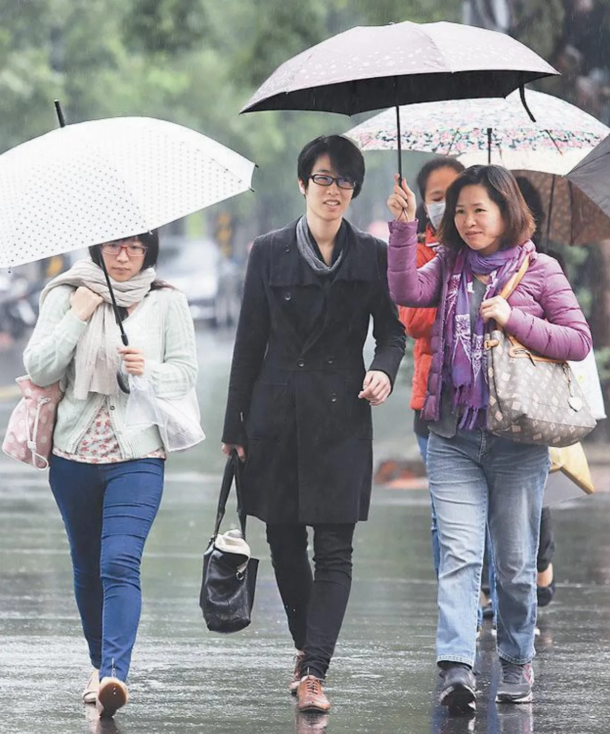 鋒面遠離 北台灣濕冷到今天