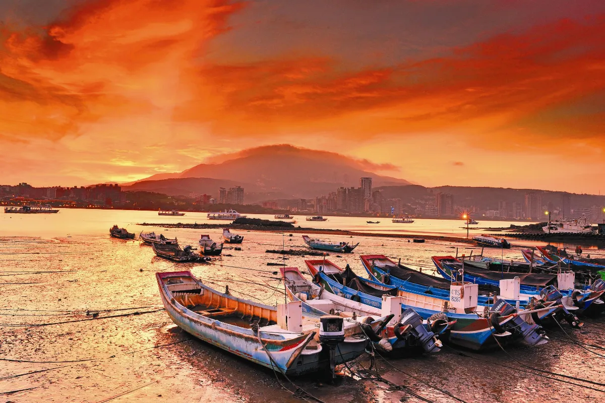 【丰采千尋之旅】 八里渡船頭‧大屯山晨曦雲彩