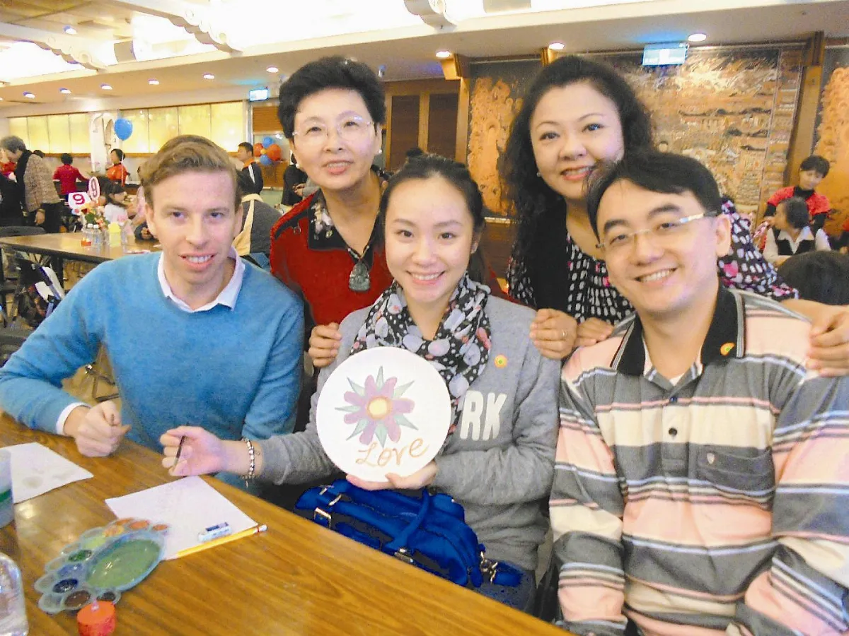 普門寺佛光家庭聯誼 點燃幸福