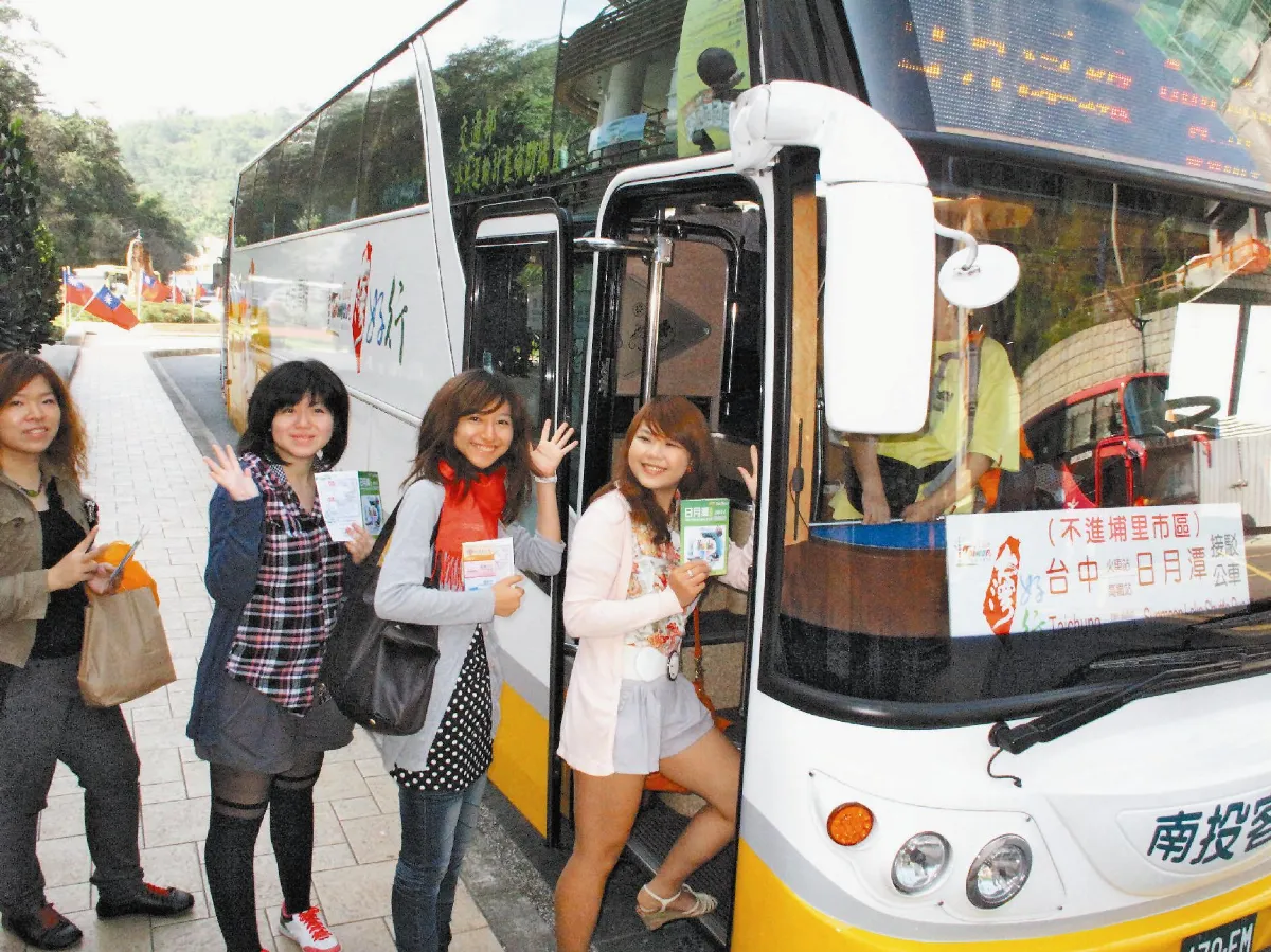 免塞車 免轉乘 台灣觀巴伴您遊