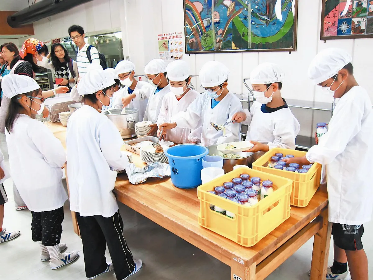花4個月 吃遍營養午餐  訪日23校 國小主任帶回食安教育
