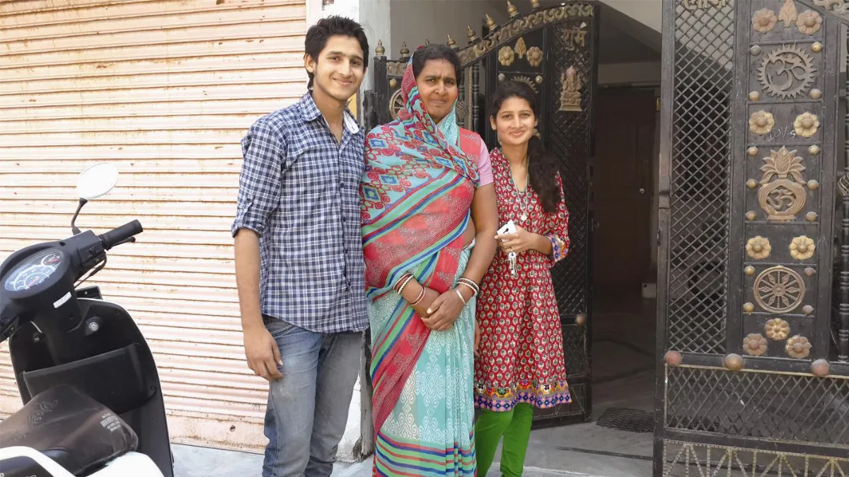 印度圓滿行 一步一徘徊的孔雀家庭