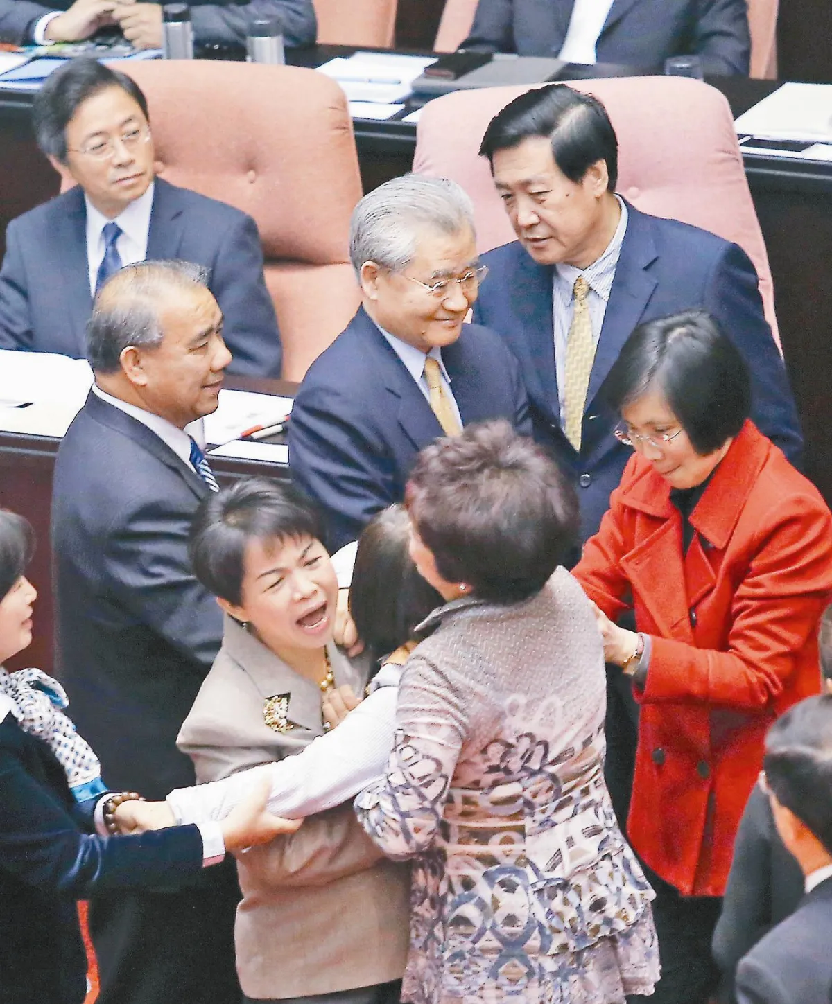 毛揆：行政團隊 須學換腦袋