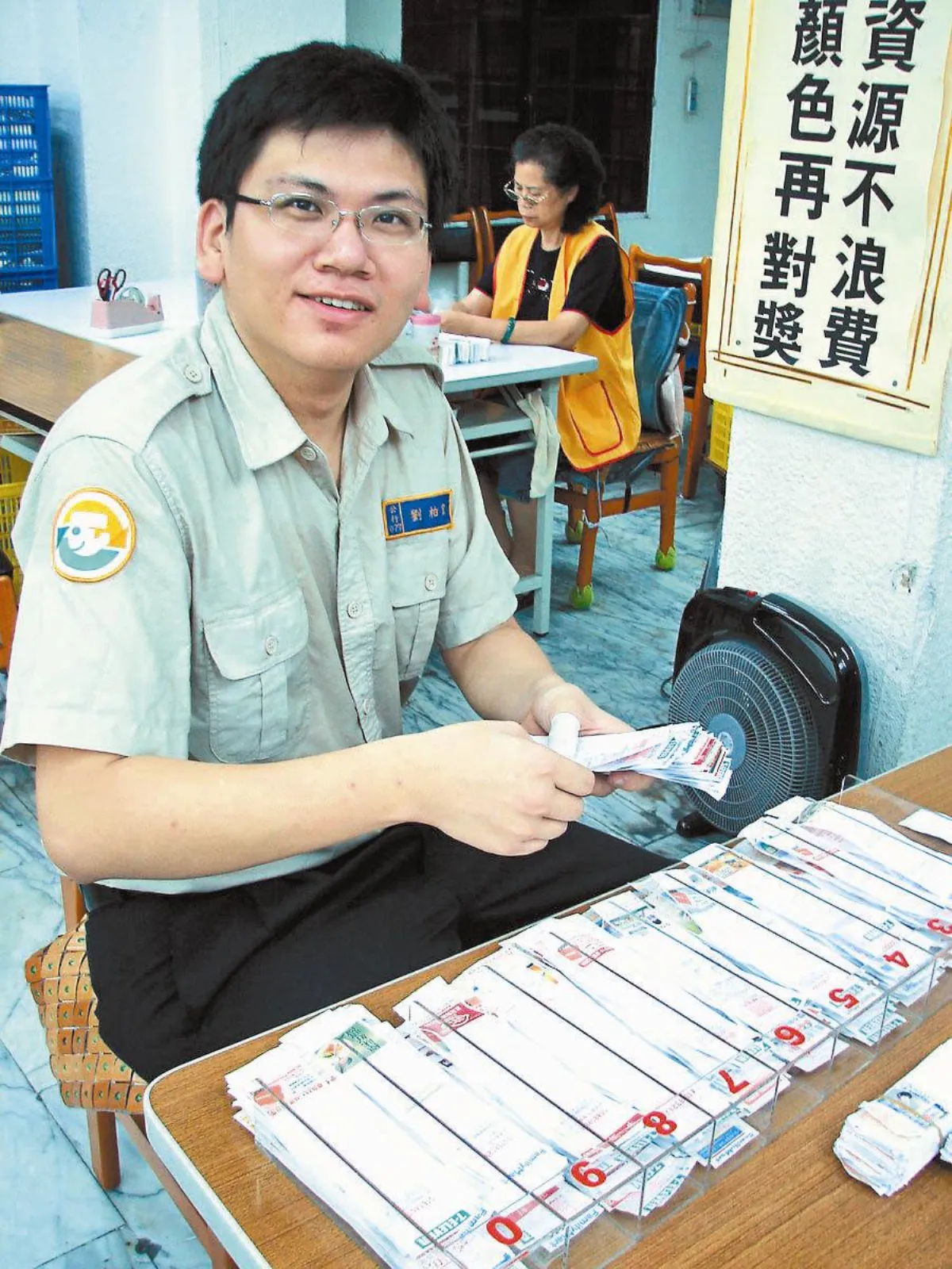 創世基金會 肩負重任 為萬人拚一份溫暖