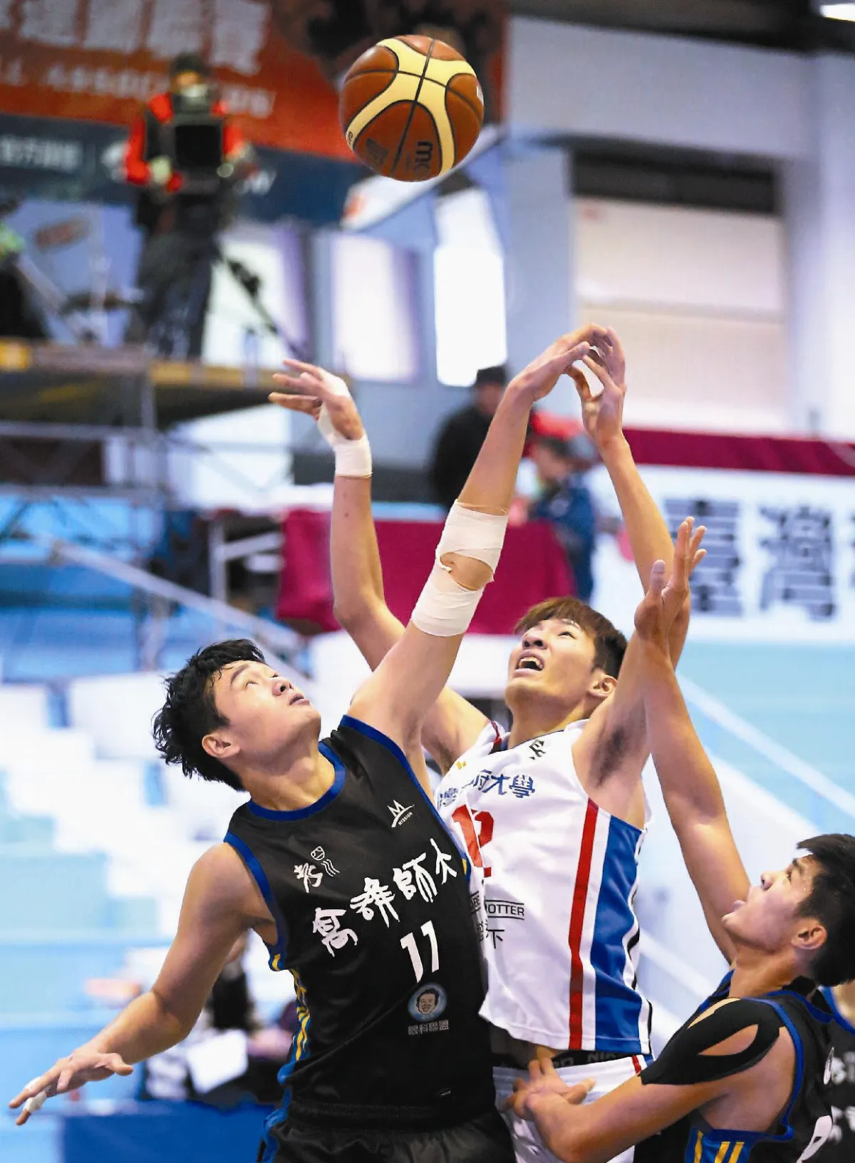 UBA 男媽帶頭衝 高師大10連勝