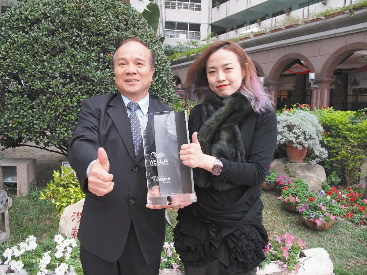 美髮冠軍 不忘師恩