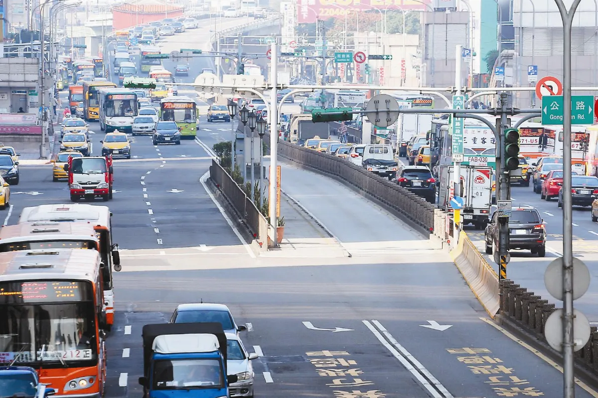 忠孝西專用道 百日內拆除