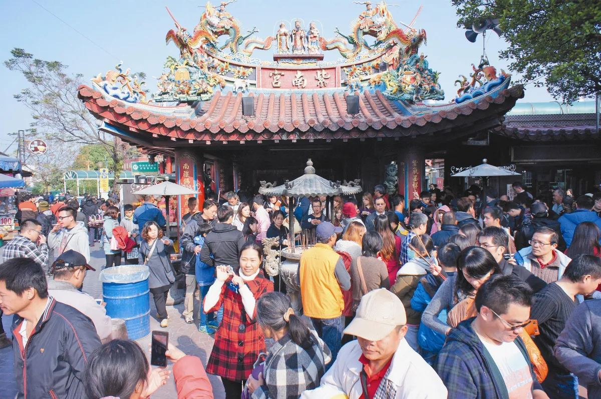 紫南宮發錢母 人龍長達7公里