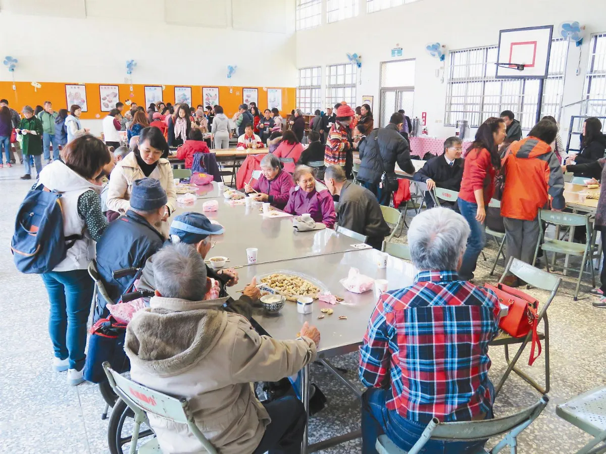 黃氏元旦聚會 五代同堂歡敘