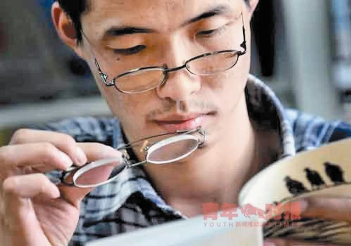 從小打電動 少年老花100度