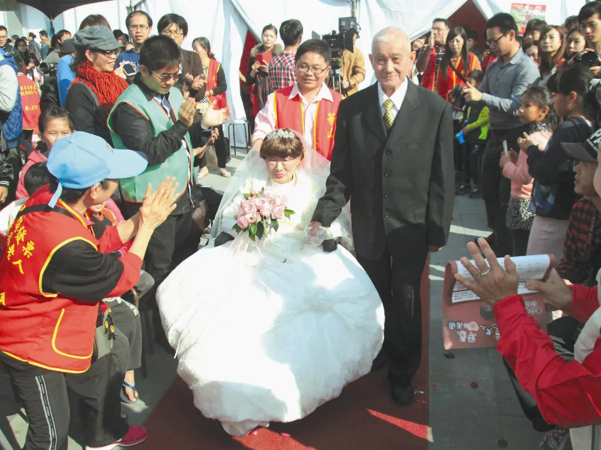 罹癌老夫妻 婚禮謝相伴