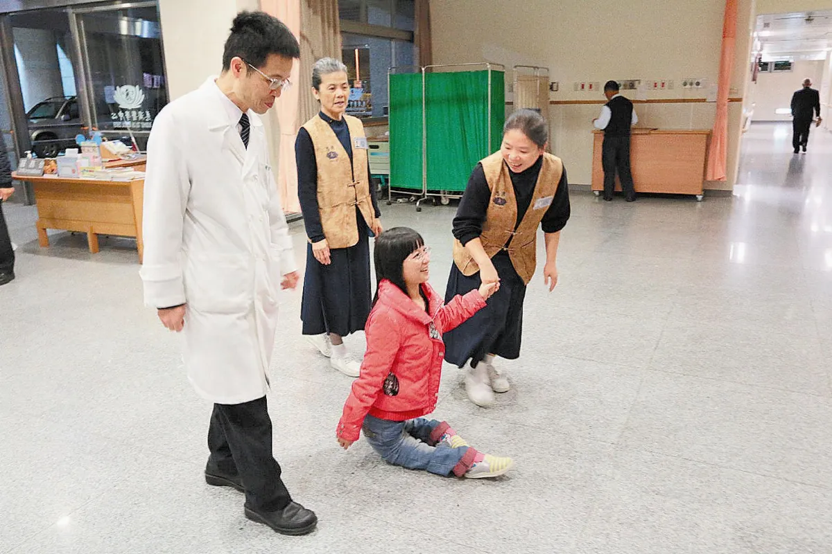 膝蓋行走26年 術後腳踏實地