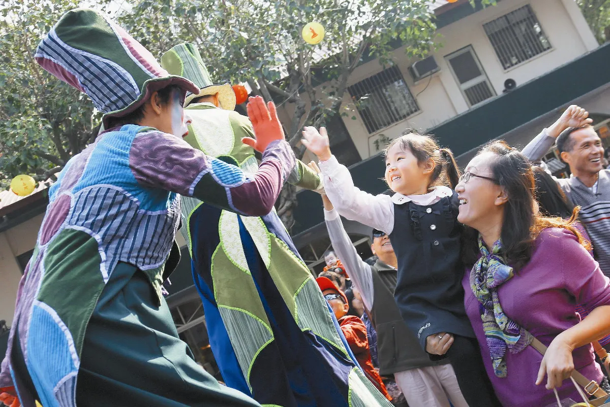 慈善院系列報導大慈育幼院  三好嘉年華總舵手 花車、高蹺、樂舞饗宴  年年有驚喜