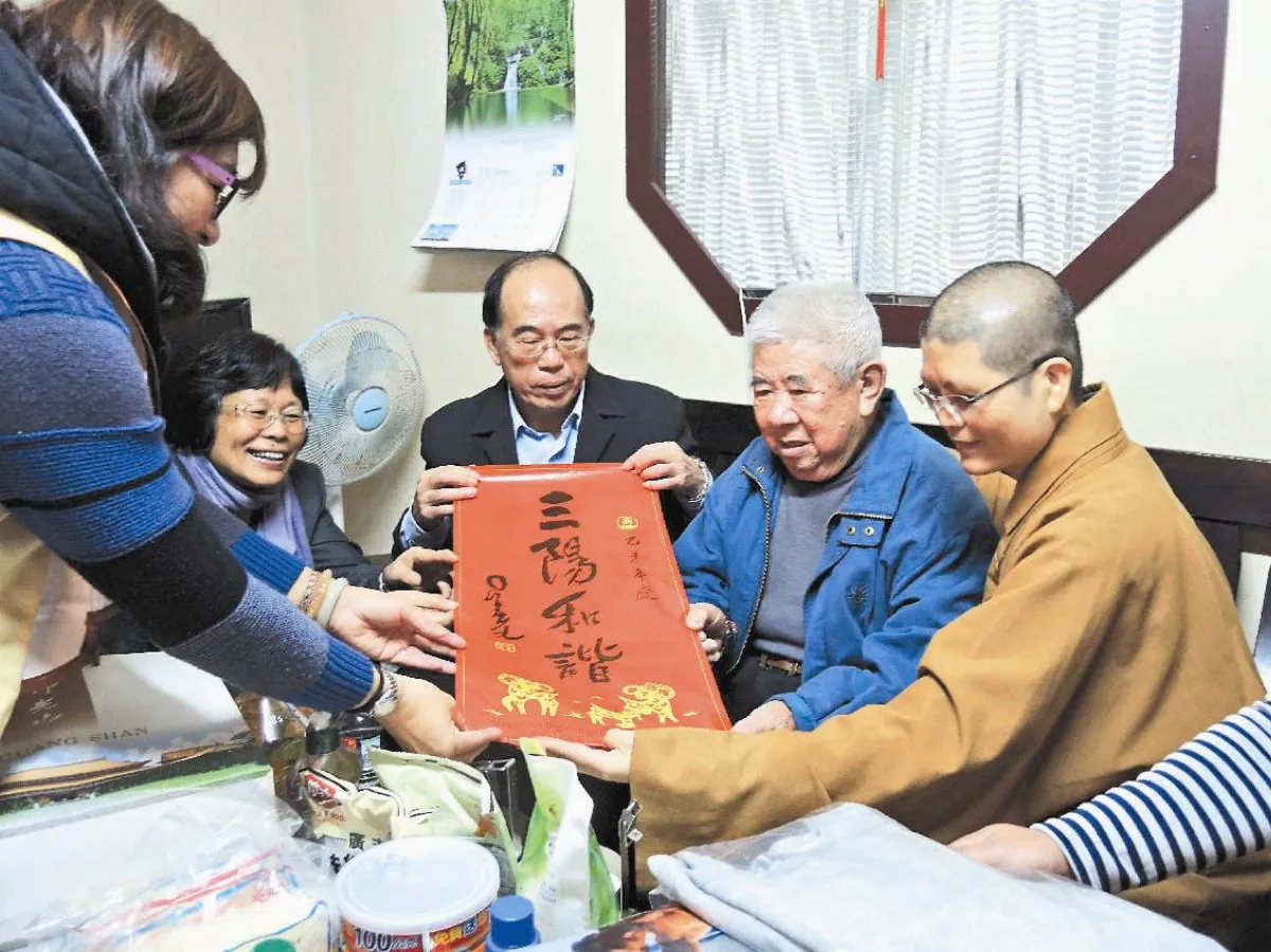 宅配幸福物資 送暖關懷弱勢