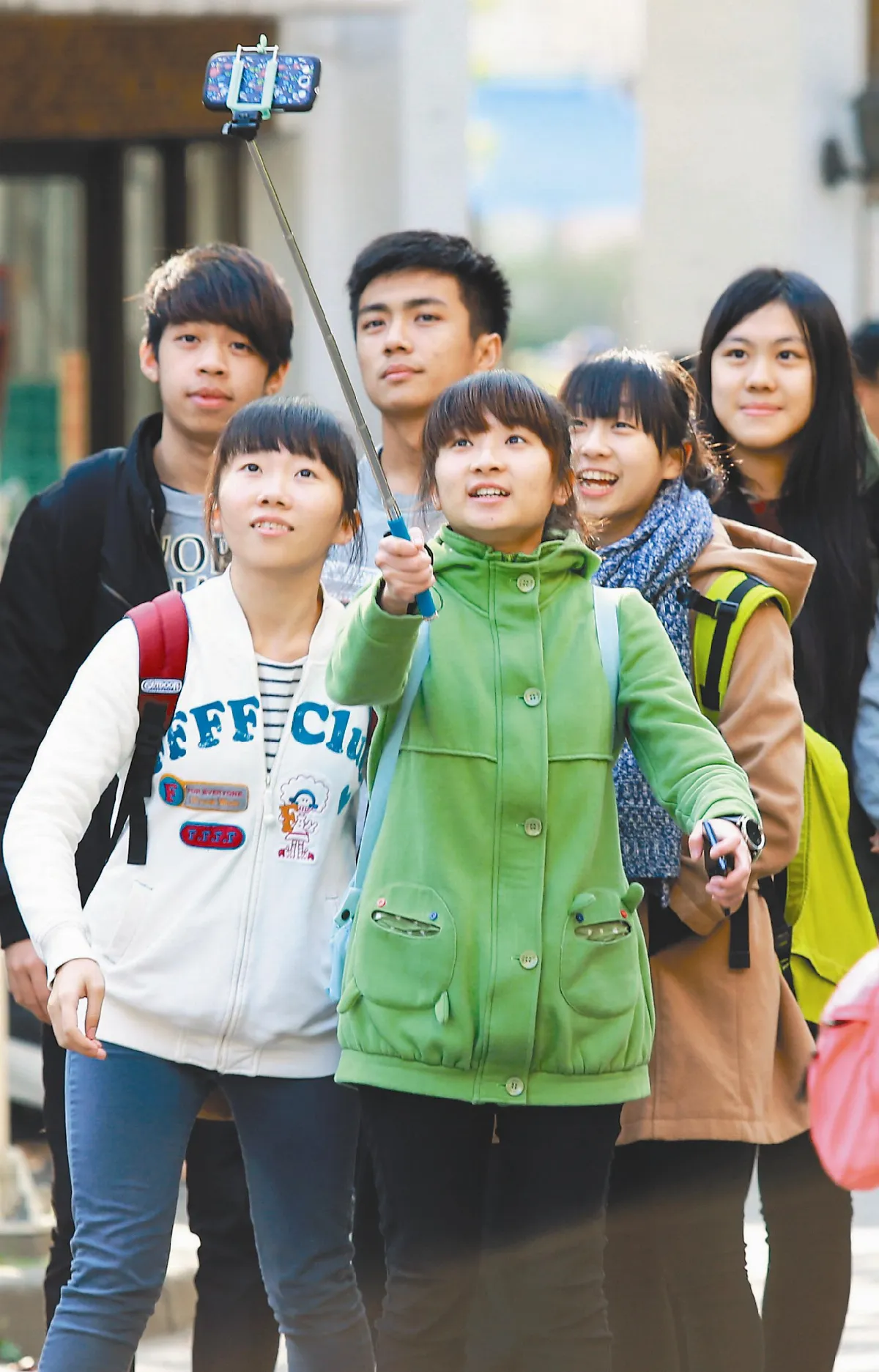 學測英文作文 首見選書論述