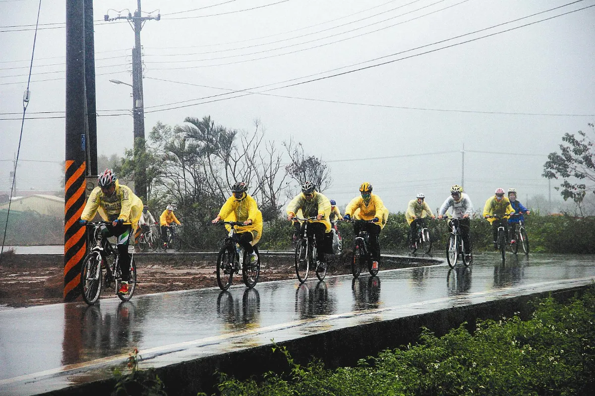北大高中 158公里壯遊 迎風雨騎單車 體會人生哲學
