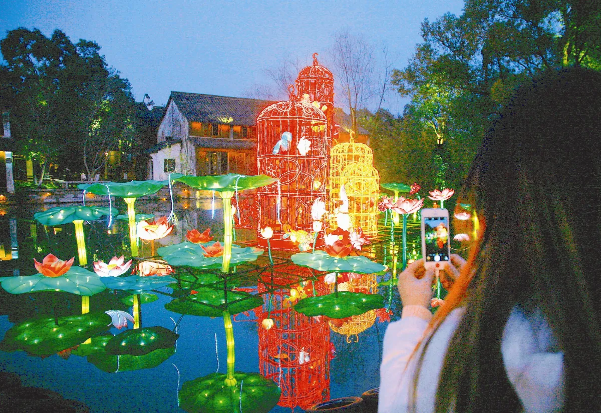 浙江烏鎮 重金打造水燈會