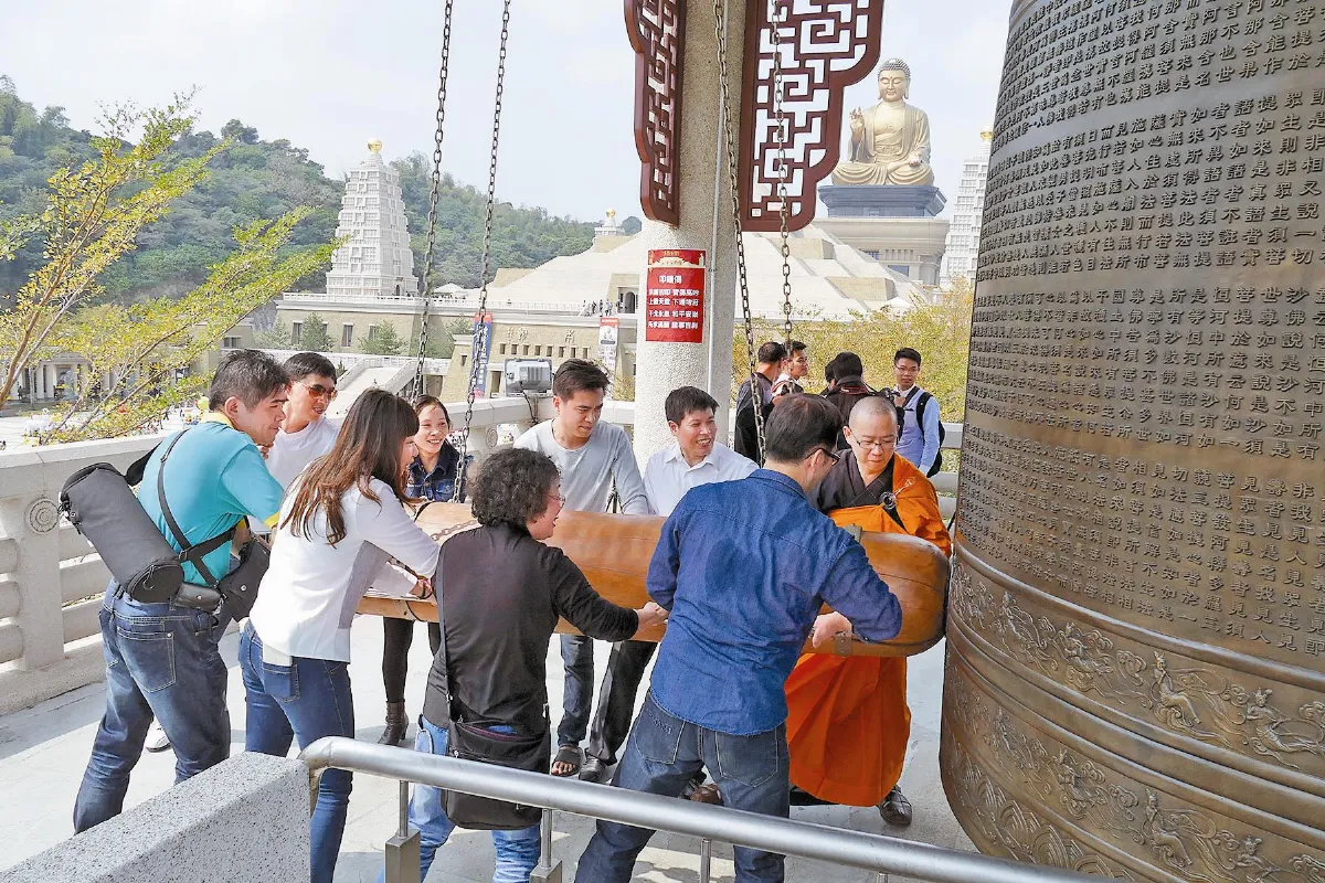 叩鐘祈願 陣陣吉祥鐘聲