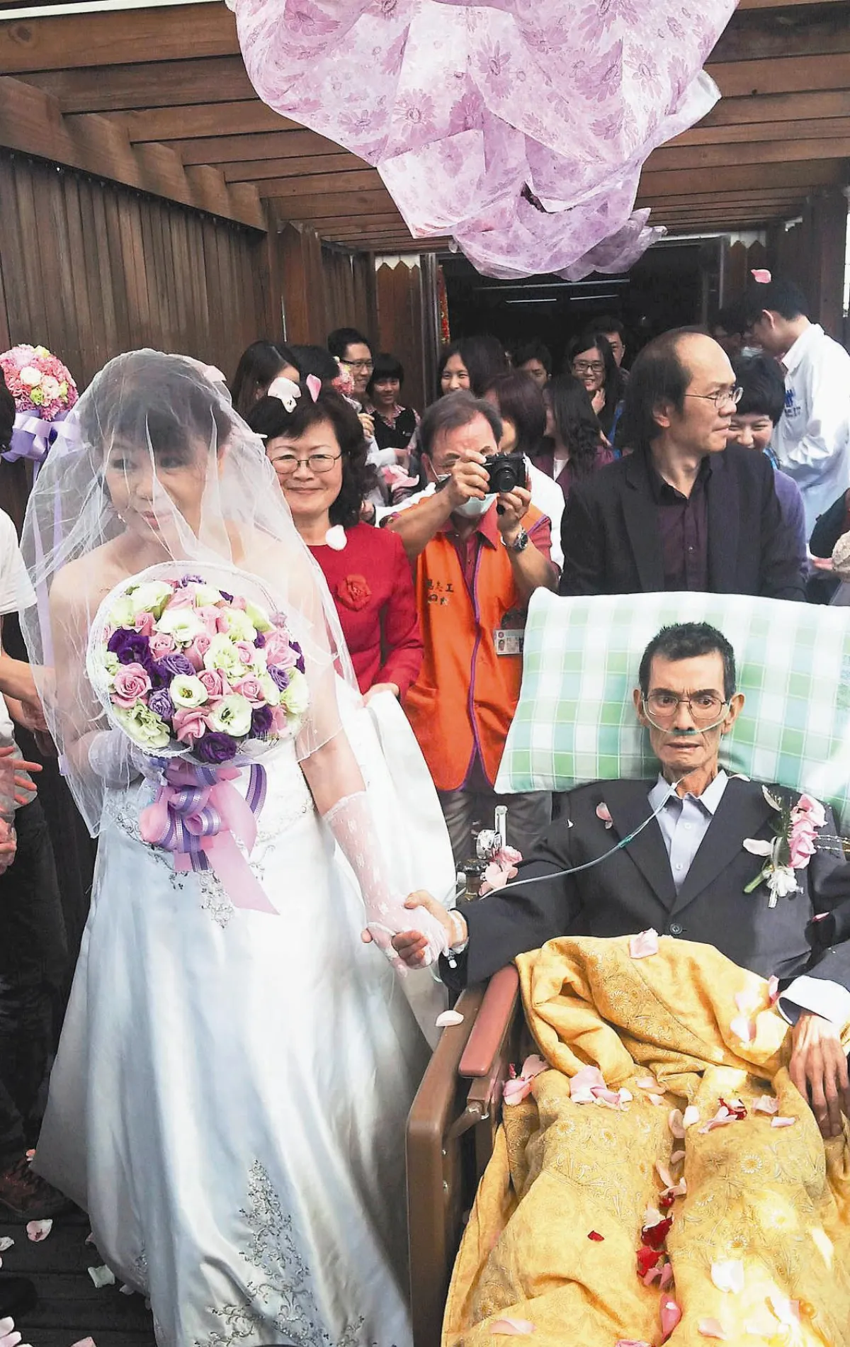 安寧婚禮 肝癌患者圓20年心願