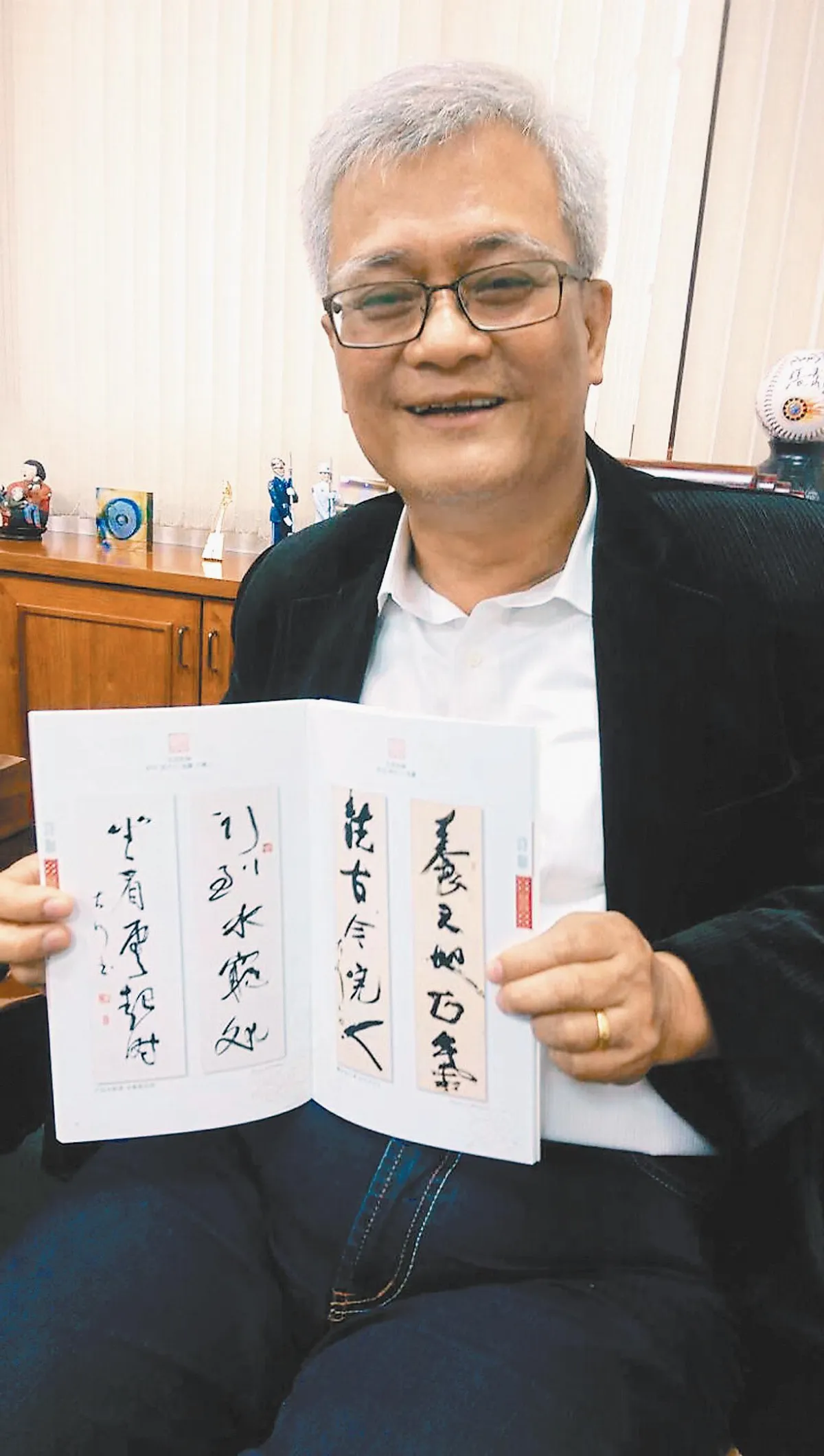 孫大川愛素描  三兩筆人物傳神