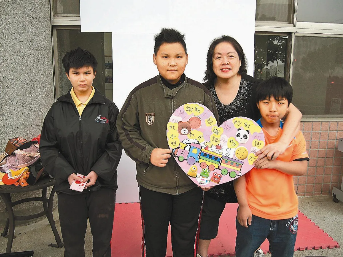 杜慈愛 抓住天真瞬間 拍特教生沙龍照 10年逾千位