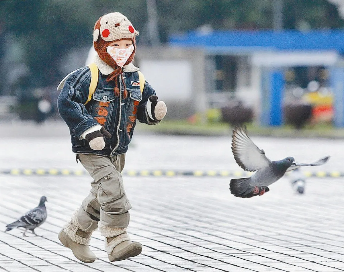 令人不捨 堅強的孩子