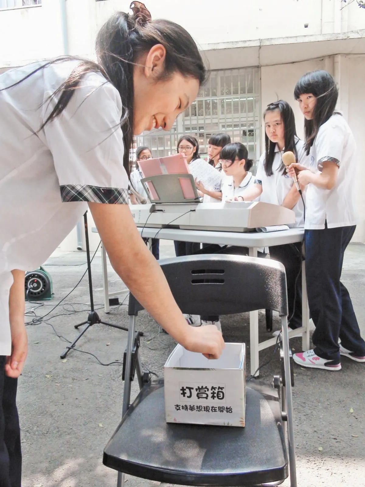 校園街頭藝人 打賞限10元