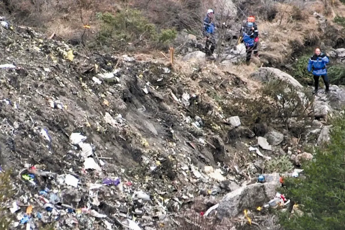 客機殘骸滿山谷 應與恐襲無關 機組人員拒飛 德翼取消7航班