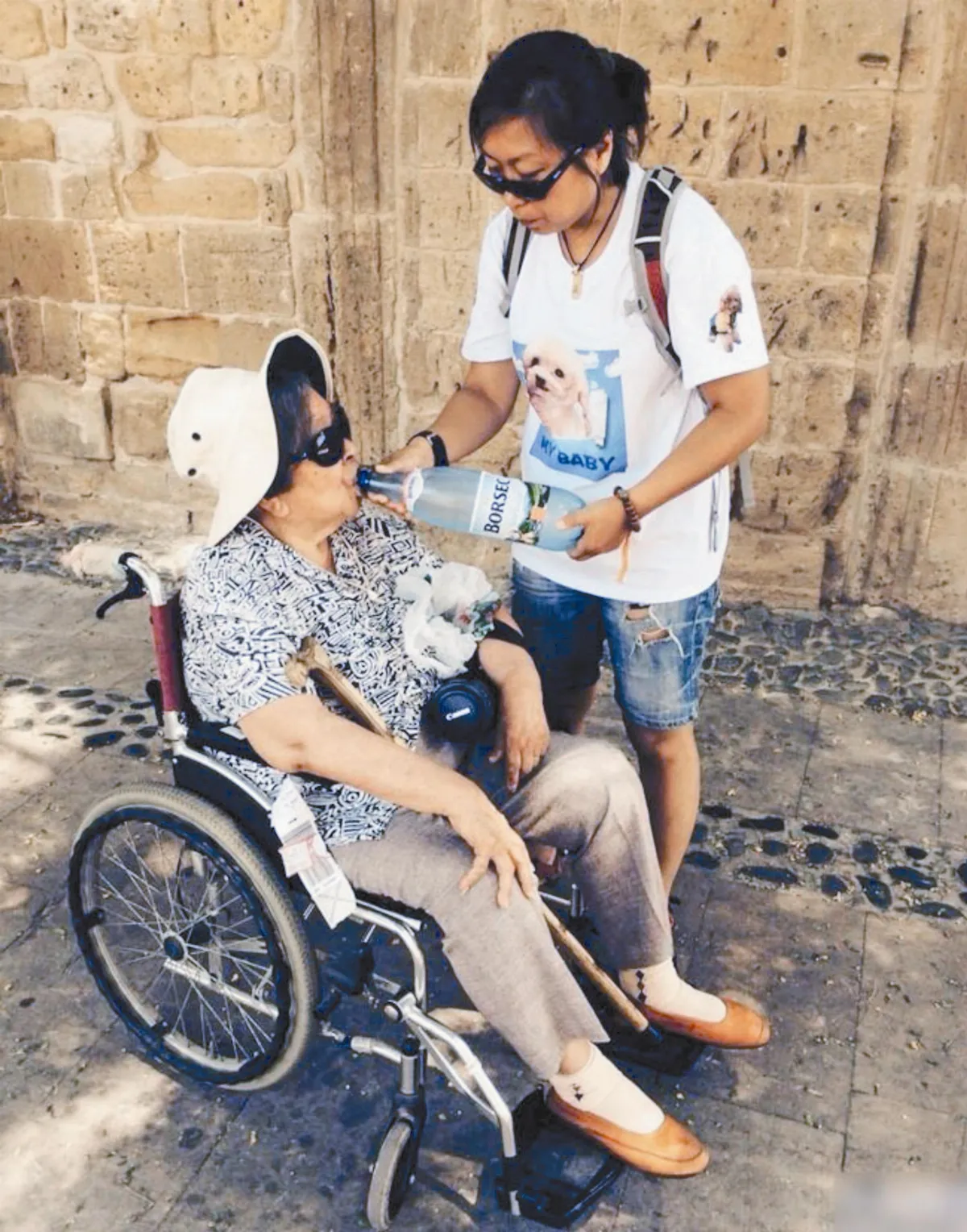 孝女帶母親 旅行療心