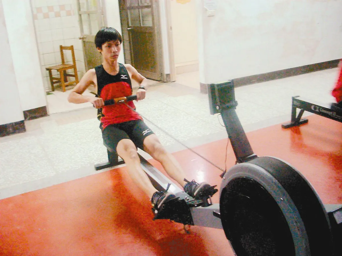 降級就讀 外配子要當划船國手