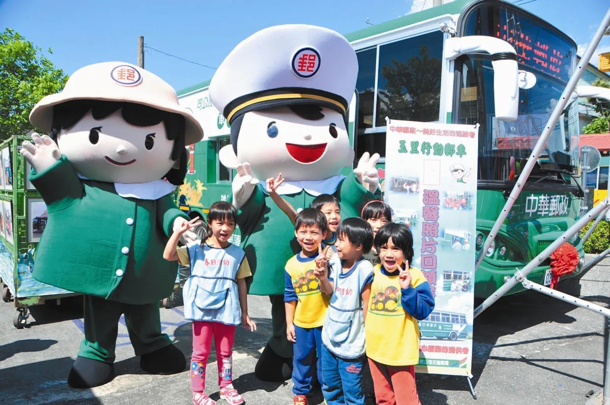 奔馳27年 二代行動郵車接棒