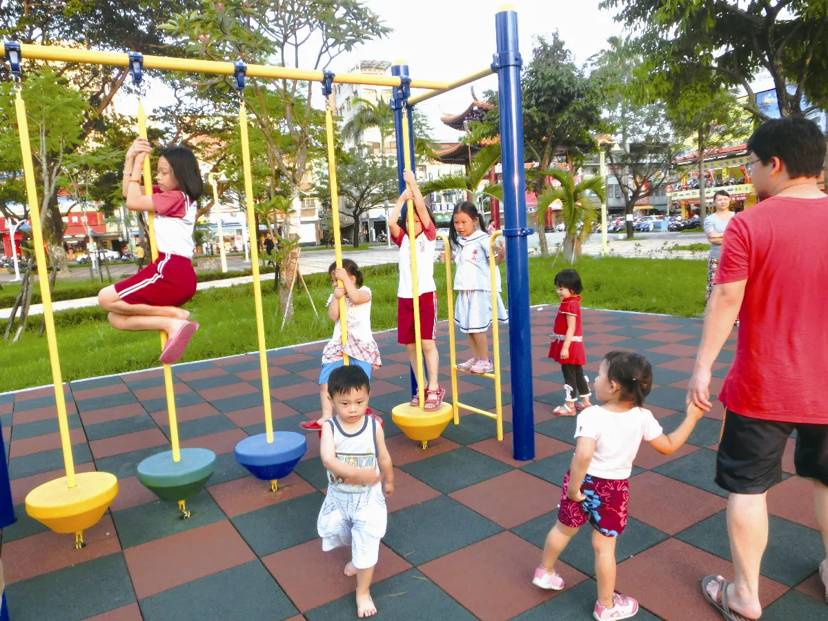 順性發展 拋開焦慮，陪孩子遊戲