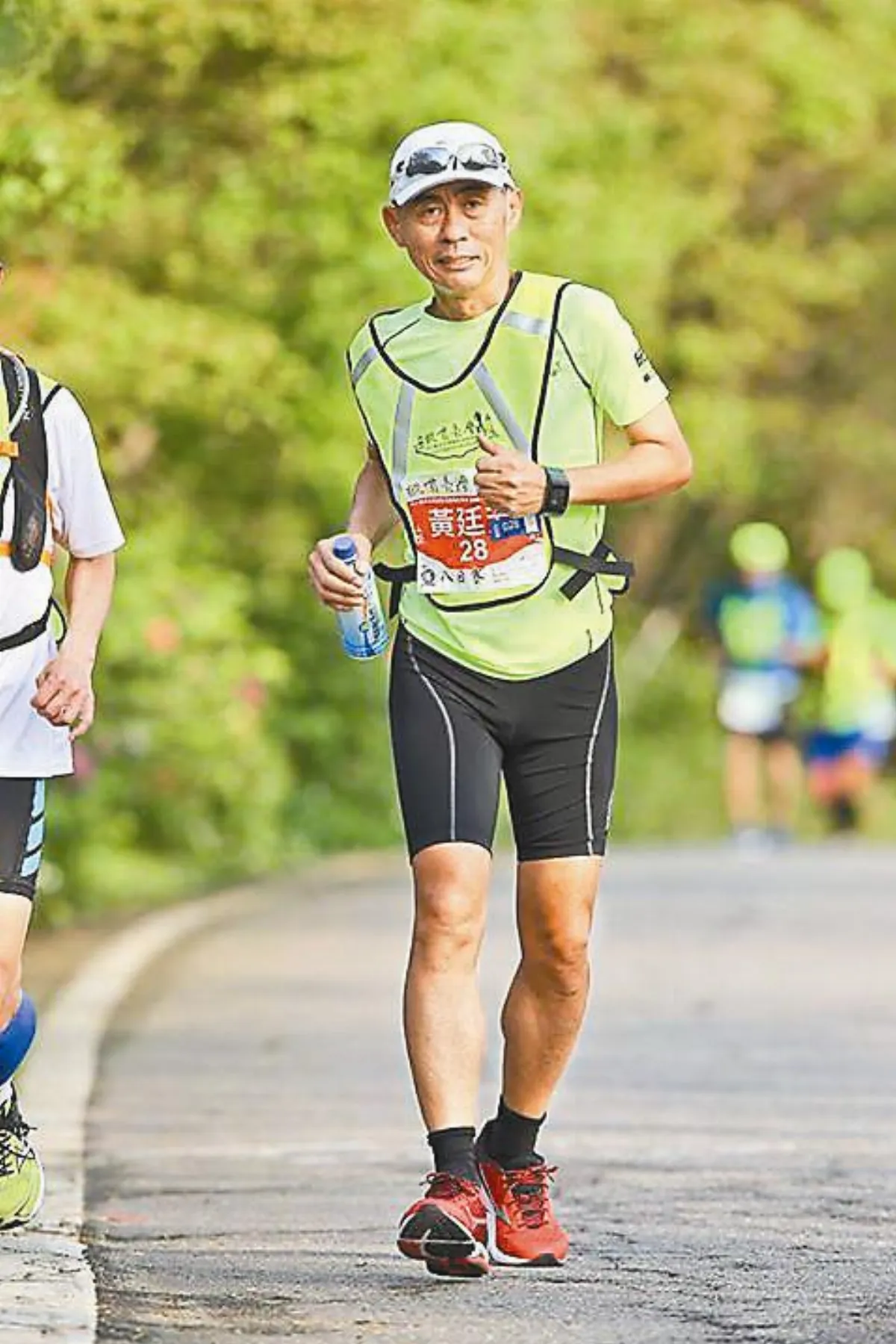 返鄉掃墓 黃廷芳跑了560公里