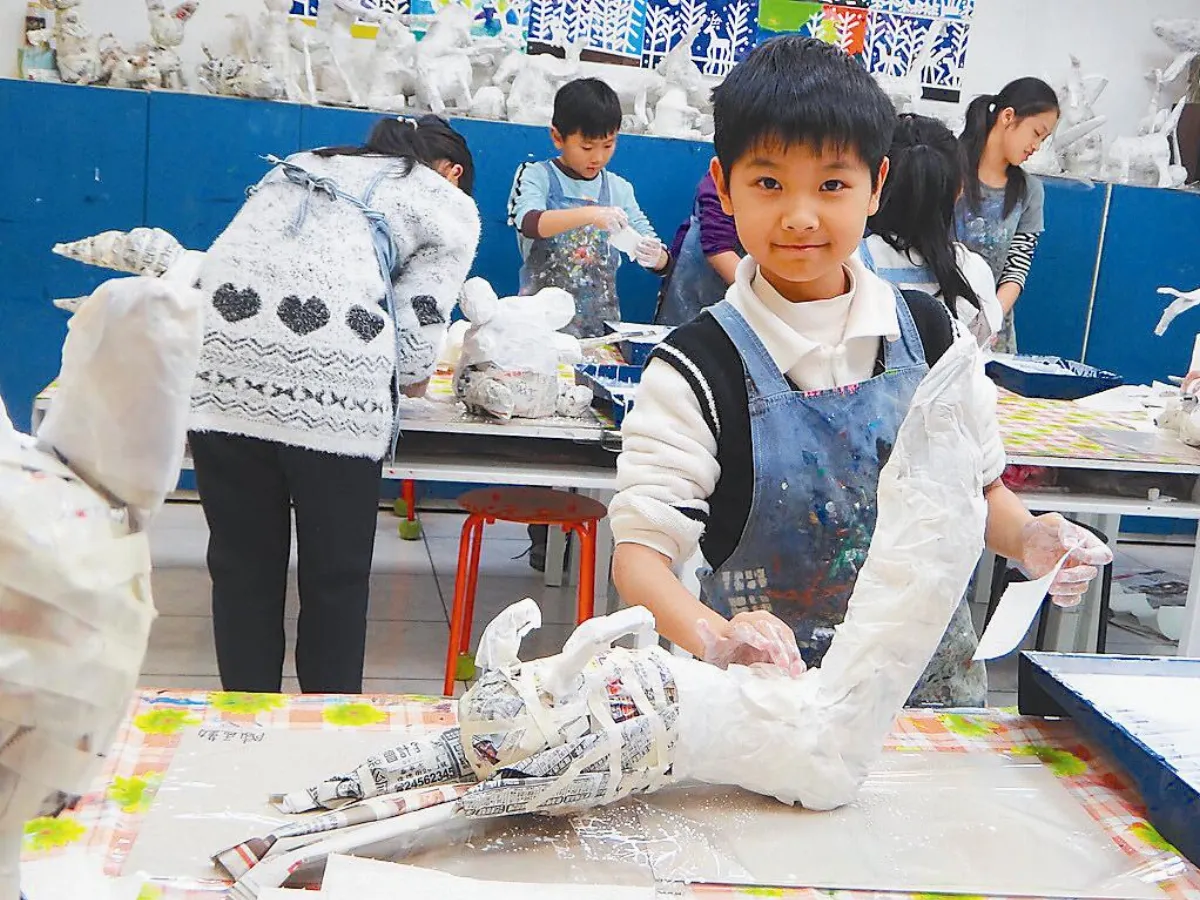 回收舊報紙 創作動物派對