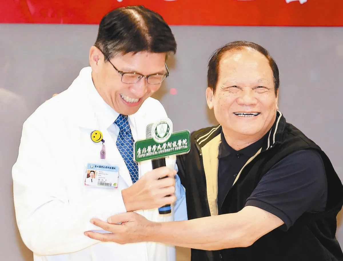 復航倖存老醫師  康復了