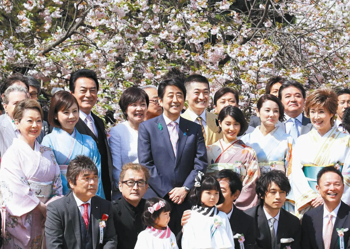 安倍賞櫻會 盼景氣如櫻花盛開