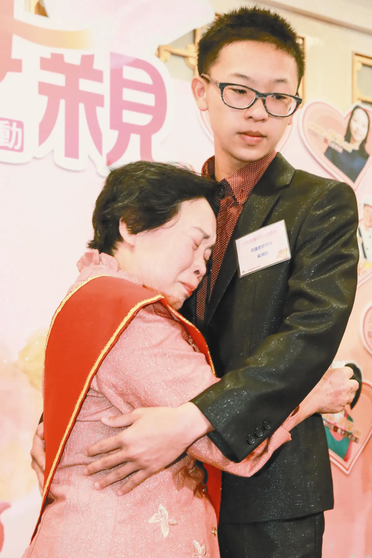 阿嬤兼三差 養8孫