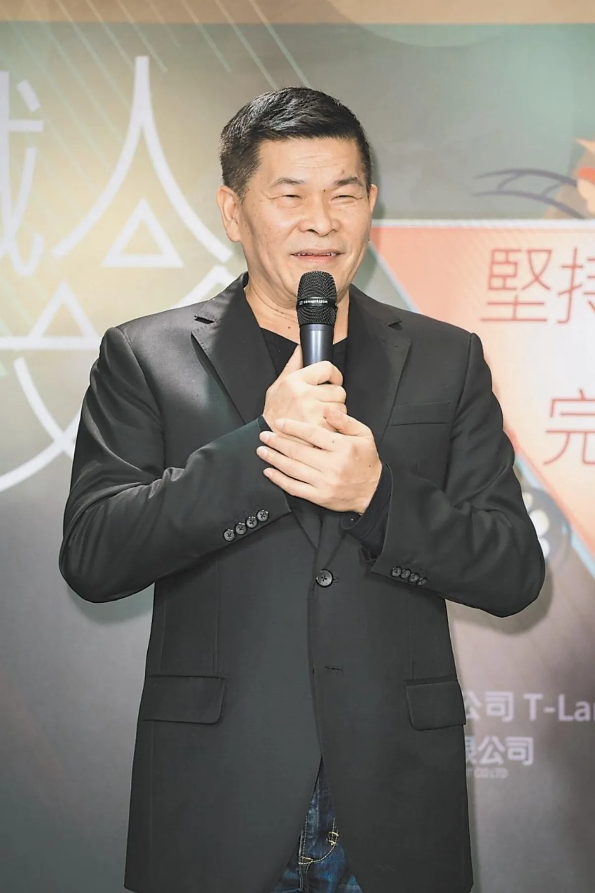 主舞台閃星光 龍千玉帶弟妹獻藝