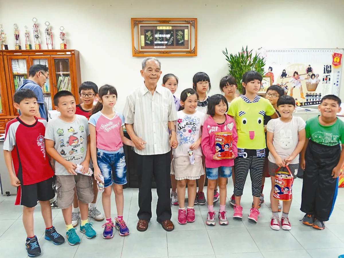 讚！ 國小生救87歲老翁