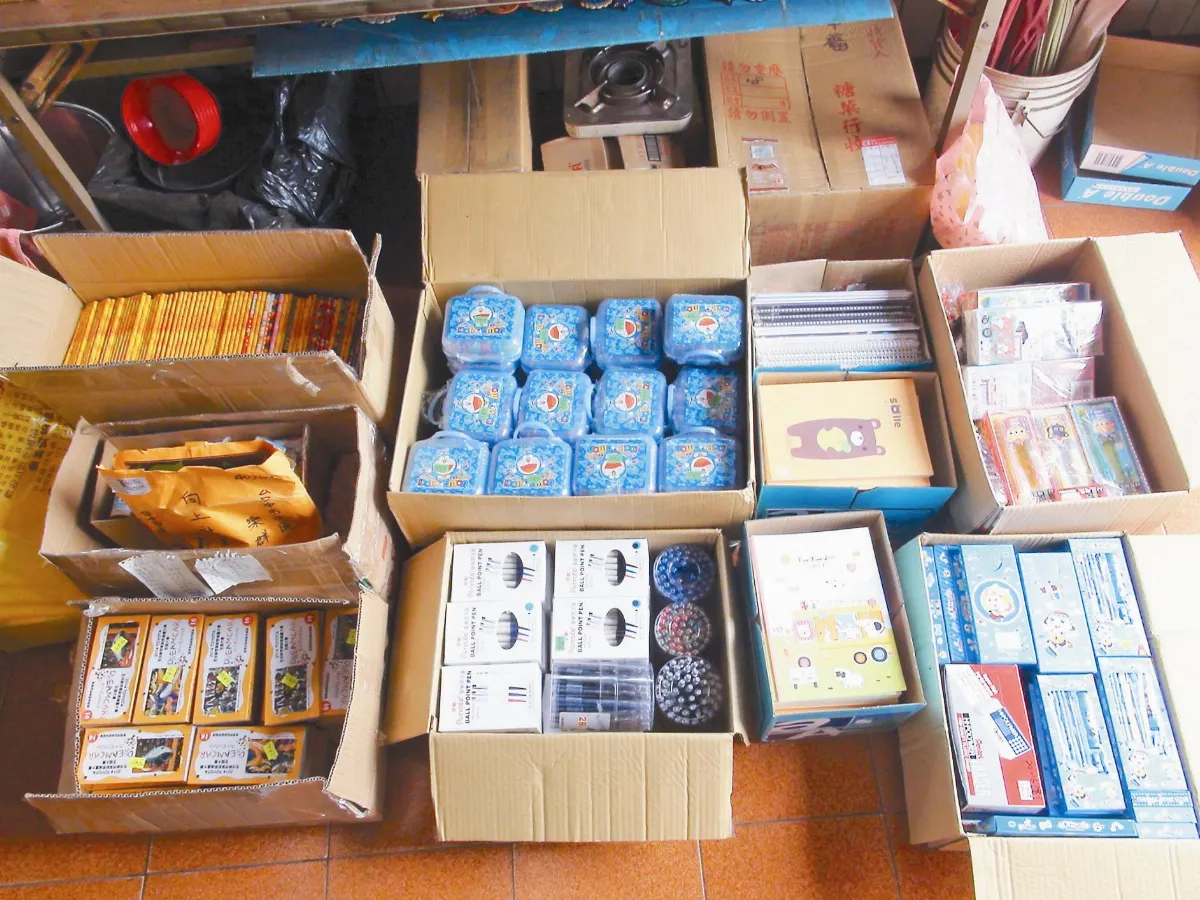 翻轉貧窮 網路募文具送東南亞