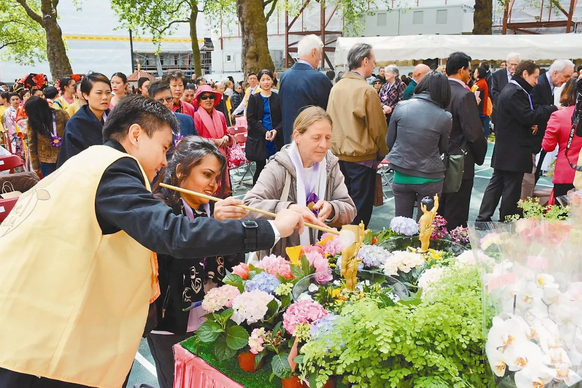 太子金轎遶境 為倫敦市區灑淨祈安