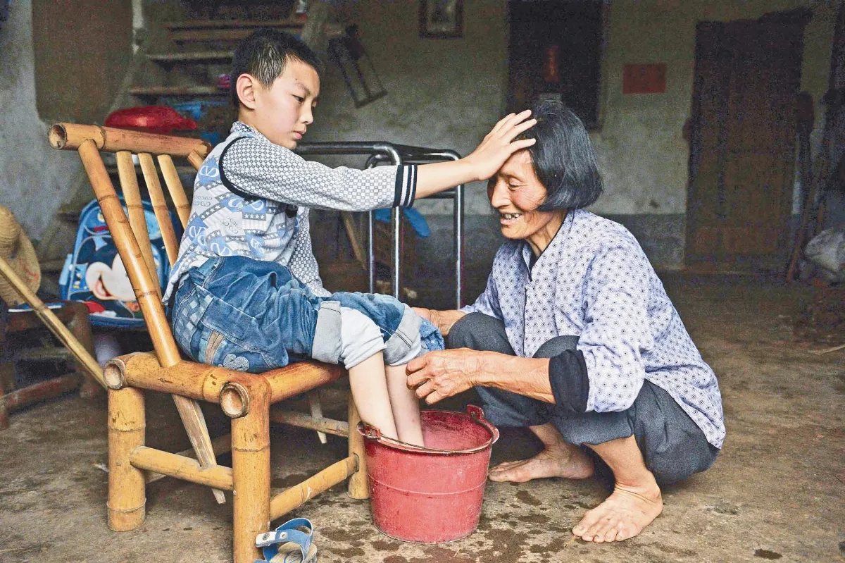 蝸牛男孩 艱辛向學