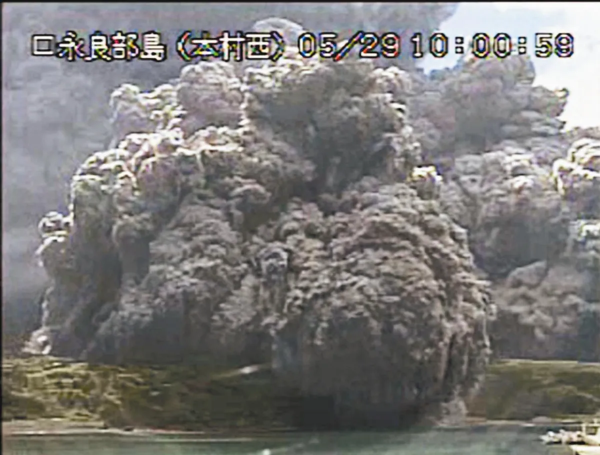 日鹿兒島火山爆發 航班改道