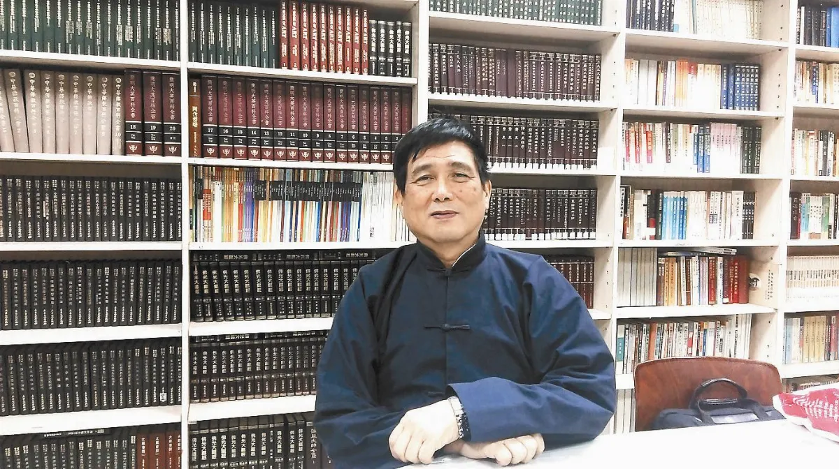 鄭阿財到莫高窟 體會沙漠佛藝